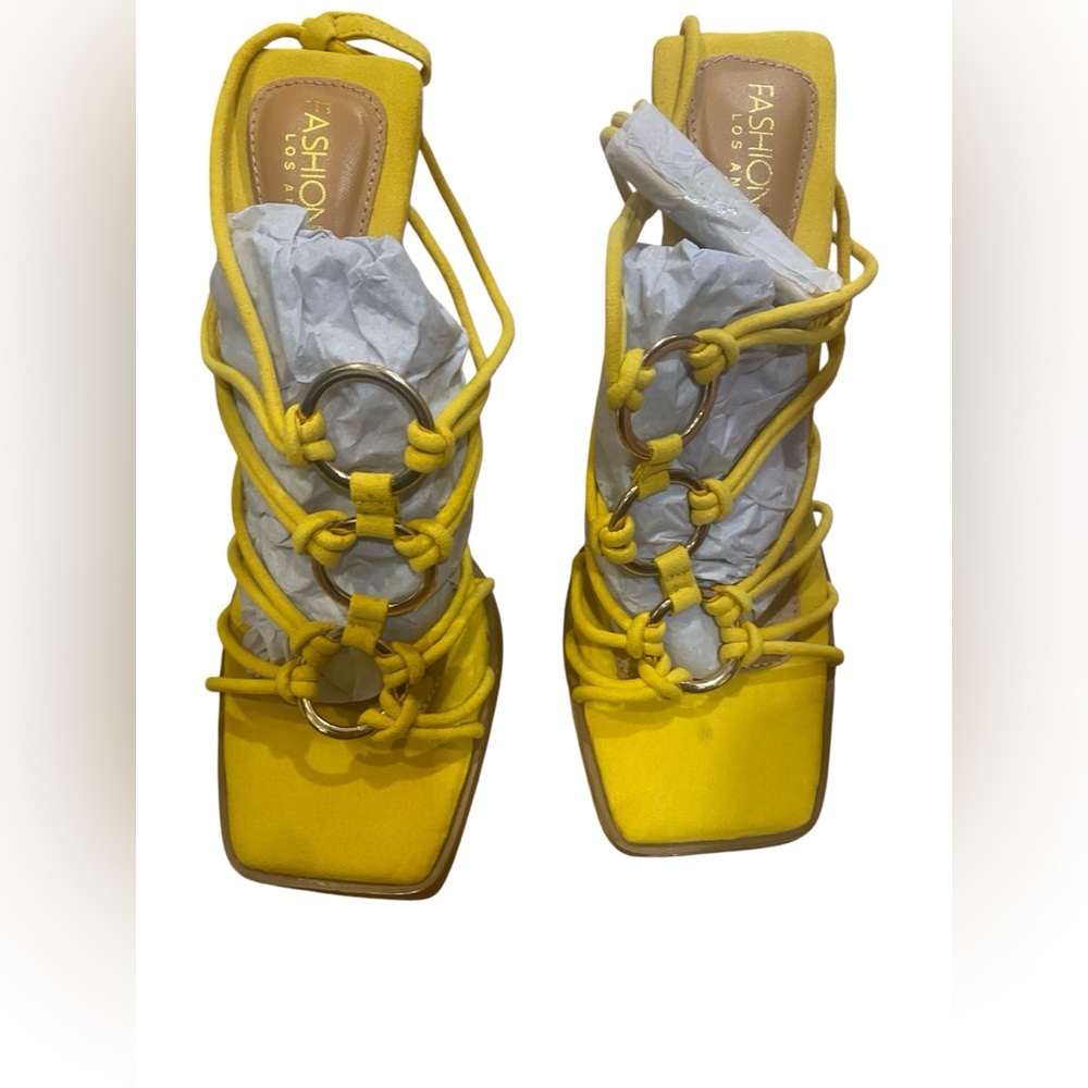 Fashion Nova Tie Up Open Square Toe Yellow Gold Sandals Block Heels Shoes Size 8